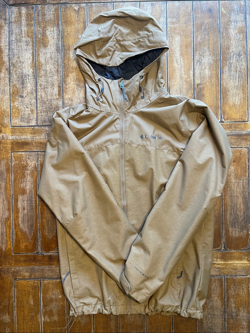 Columbia Men's Hooded Raincoat in Tan